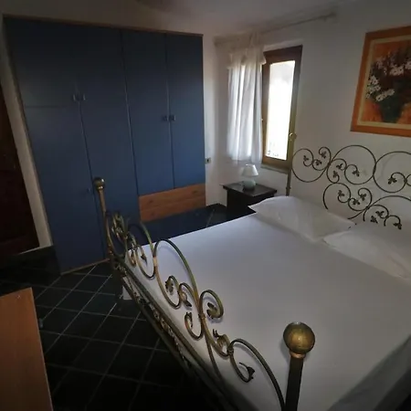 Casa In Collina, Con Vista Mare